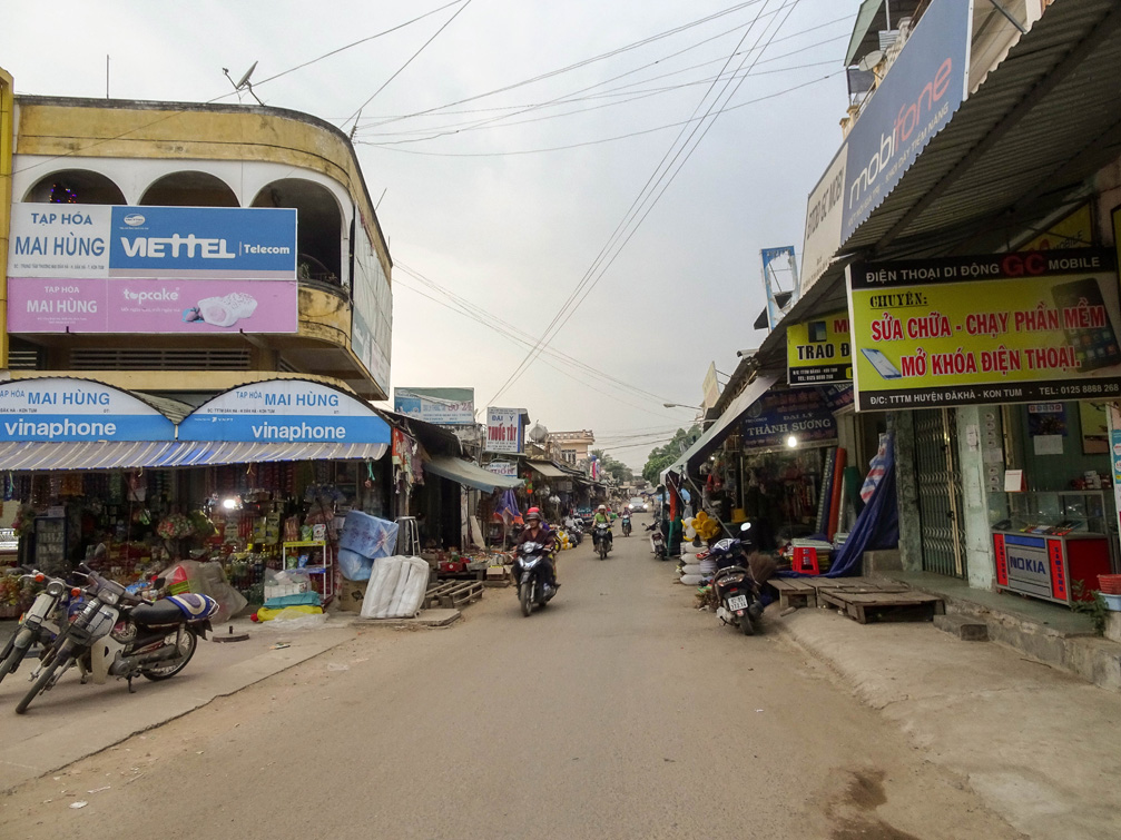 điện thoại viettel chợ trung tâm thương mại huyện đắk hà kon tum việt nam